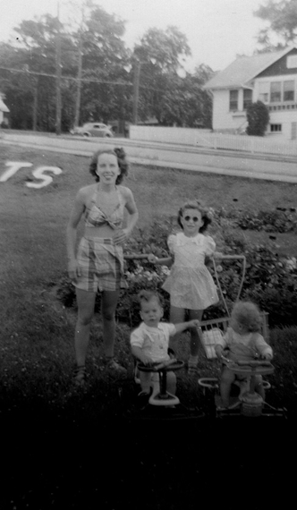The blogger as a toddler.
Island Heights, New Jersey
1950
